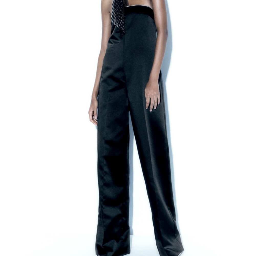 Strapless long jumpsuit with straight neckline, rhinestone apliquè.